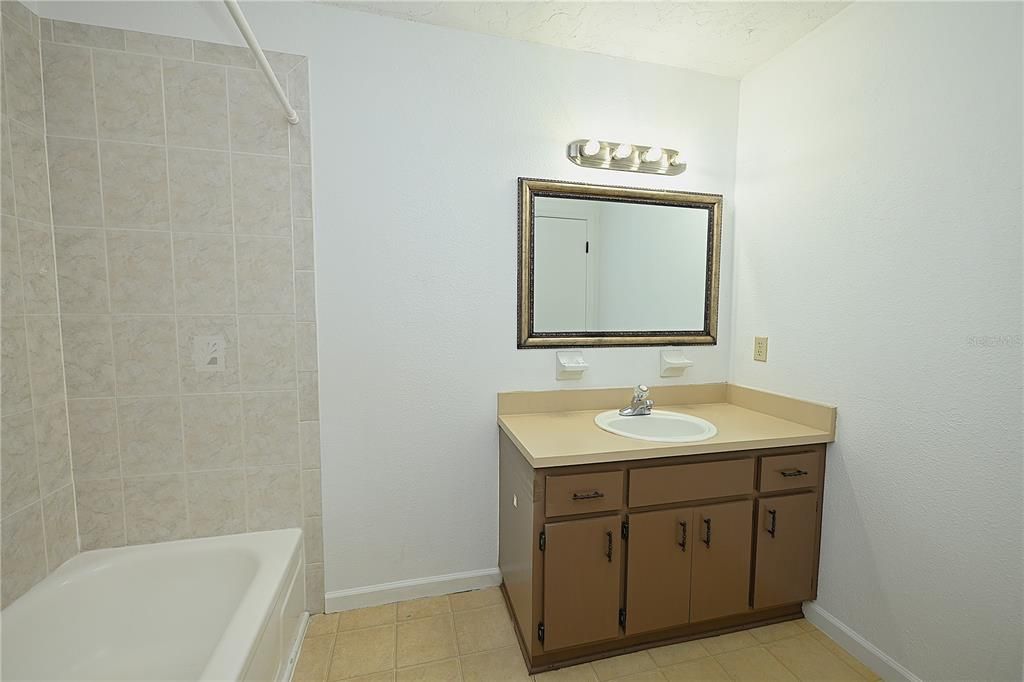 В аренду: $1,650 (3 спален, 2 ванн, 1520 Квадратных фут)