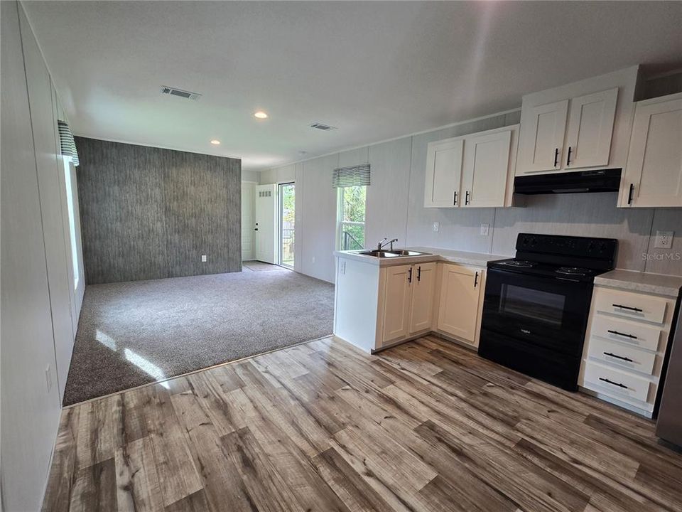 出租: $1,600 (2 贝兹, 2 浴室, 728 平方英尺)