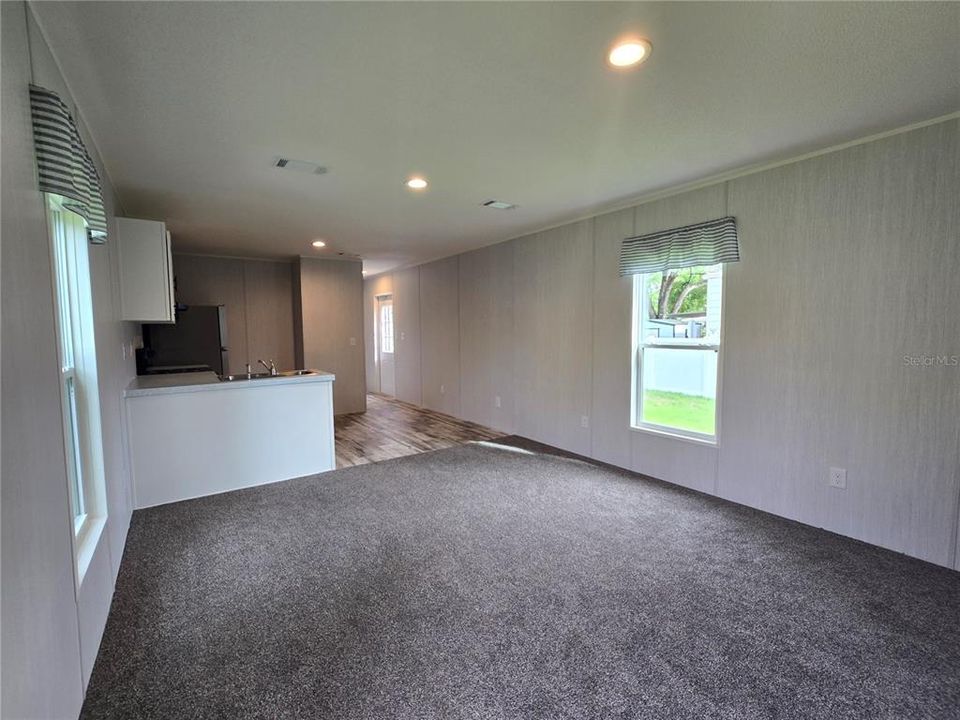 出租: $1,600 (2 贝兹, 2 浴室, 728 平方英尺)