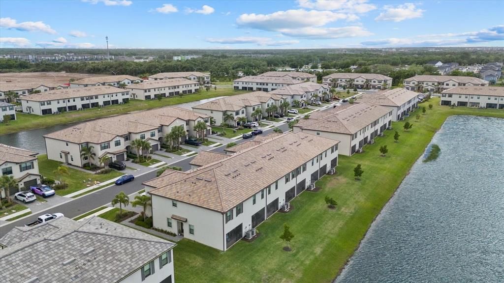 Под контрактом: $329,000 (3 спален, 2 ванн, 1925 Квадратных фут)