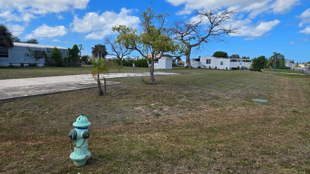 На продажу: $34,900 (0.24 acres)