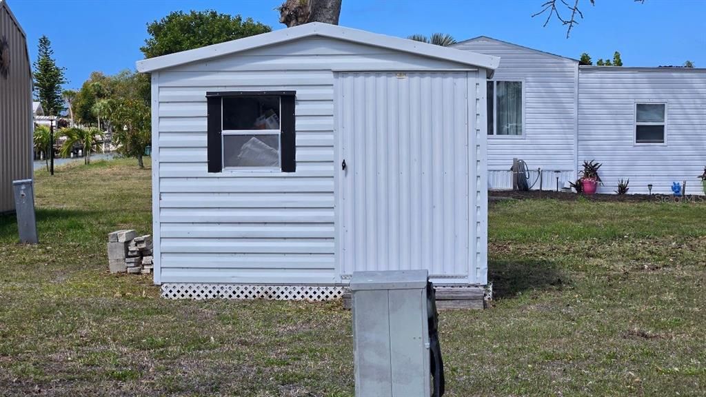 На продажу: $34,900 (0.24 acres)