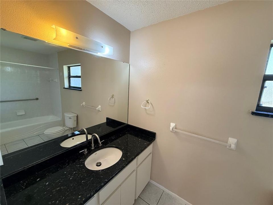 В аренду: $2,095 (3 спален, 2 ванн, 1594 Квадратных фут)