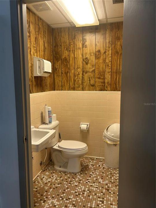 For Sale: $300,000 (0 beds, 0 baths, 2892 Square Feet)