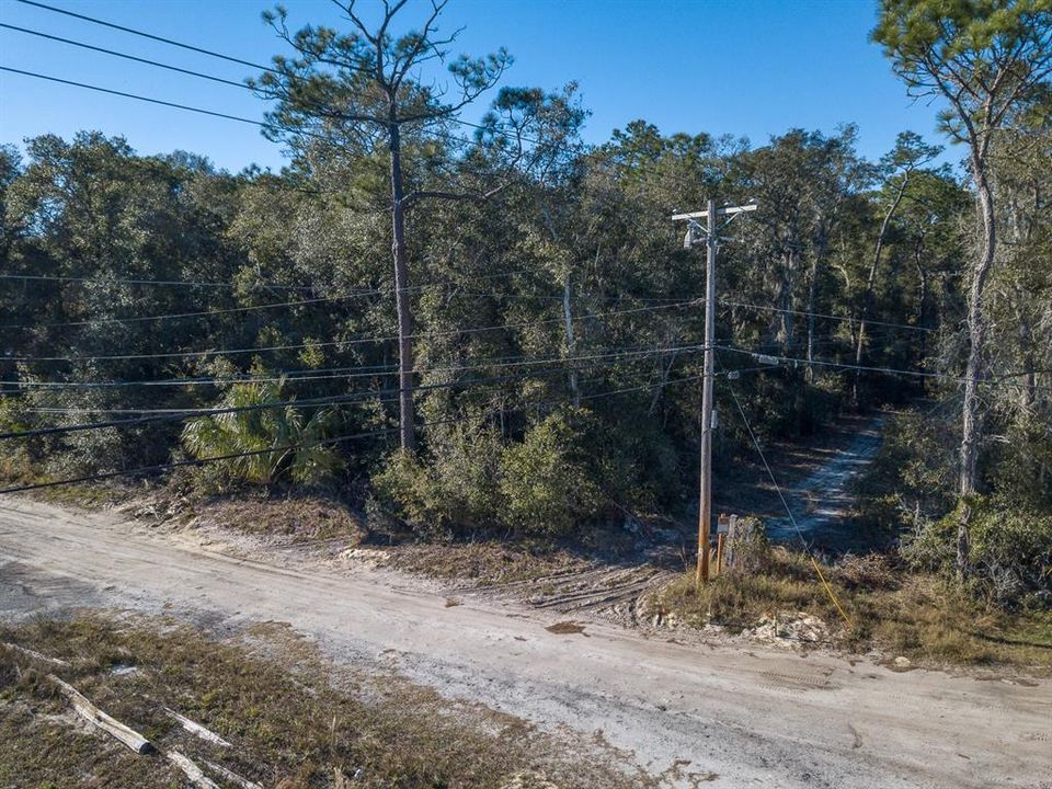 待售: $400,000 (5.84 acres)