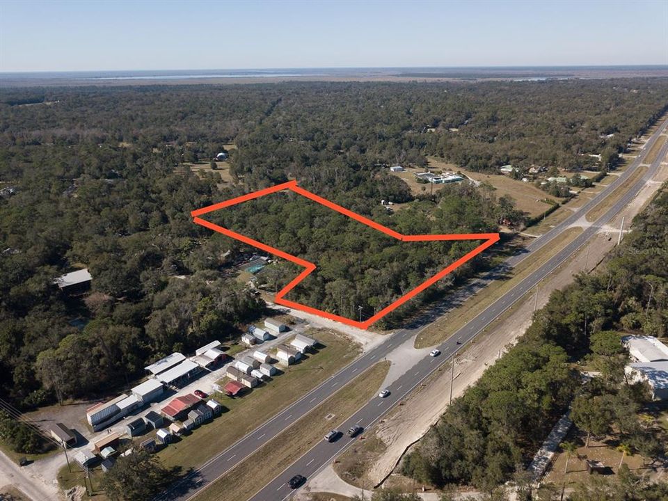 待售: $400,000 (5.84 acres)