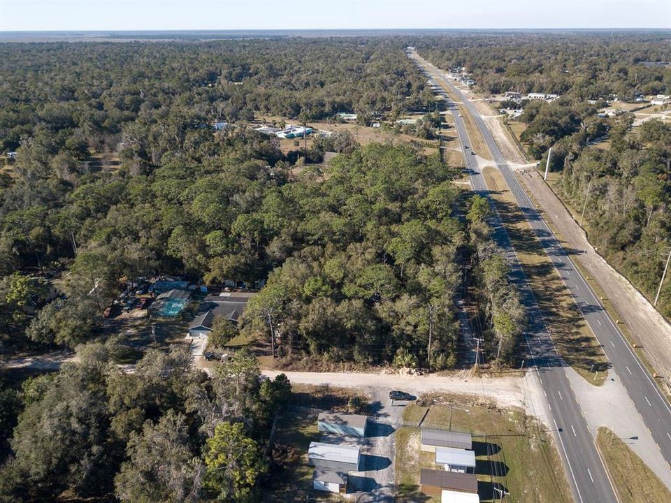 待售: $400,000 (5.84 acres)