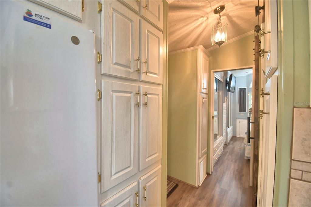 For Sale: $189,900 (2 beds, 2 baths, 900 Square Feet)