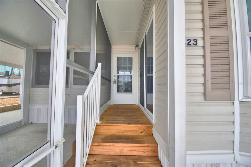 For Sale: $189,900 (2 beds, 2 baths, 900 Square Feet)