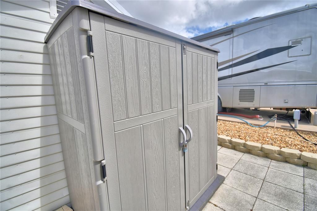 For Sale: $189,900 (2 beds, 2 baths, 900 Square Feet)