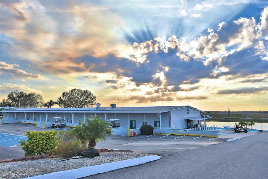 For Sale: $189,900 (2 beds, 2 baths, 900 Square Feet)