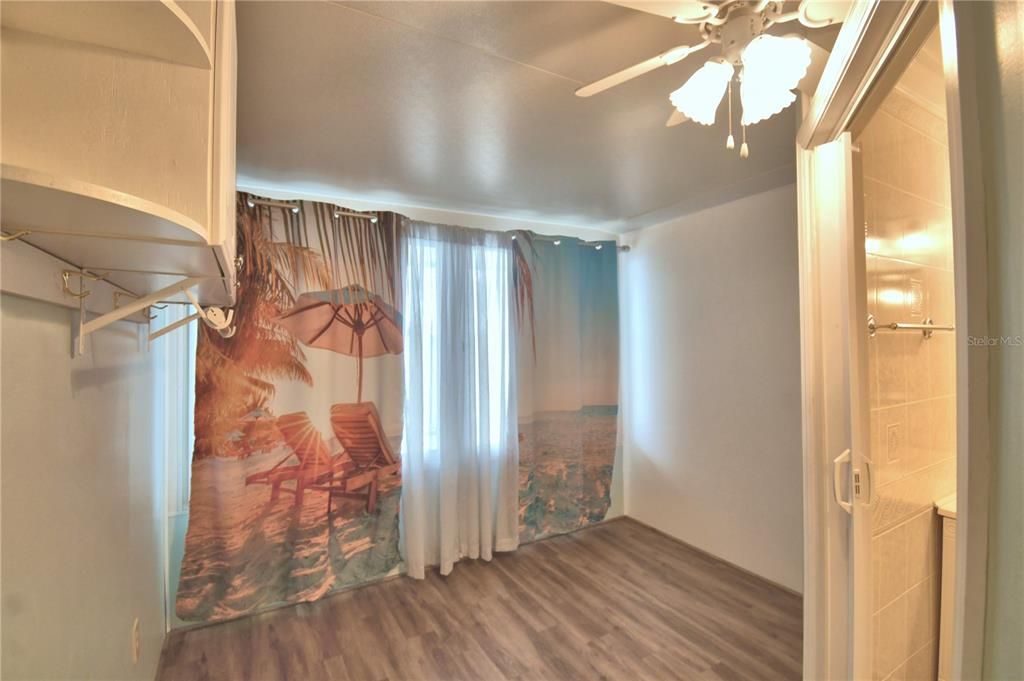 For Sale: $189,900 (2 beds, 2 baths, 900 Square Feet)