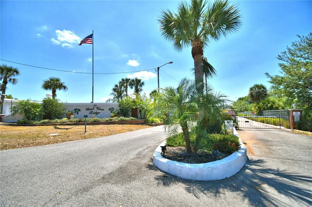 For Sale: $189,900 (2 beds, 2 baths, 900 Square Feet)