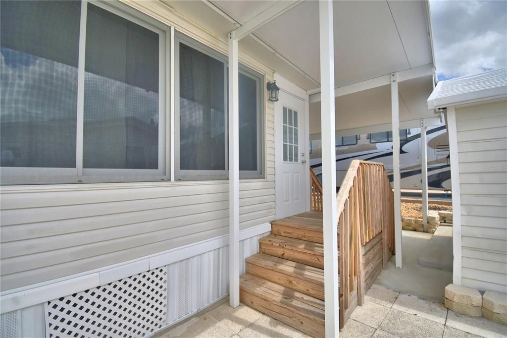 For Sale: $189,900 (2 beds, 2 baths, 900 Square Feet)
