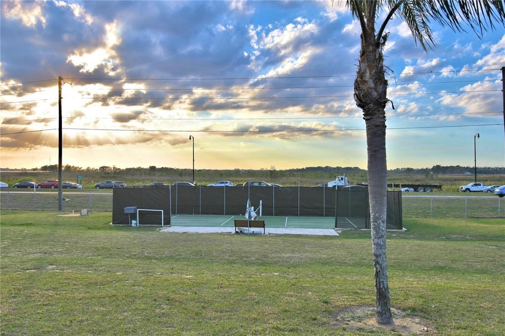 For Sale: $189,900 (2 beds, 2 baths, 900 Square Feet)
