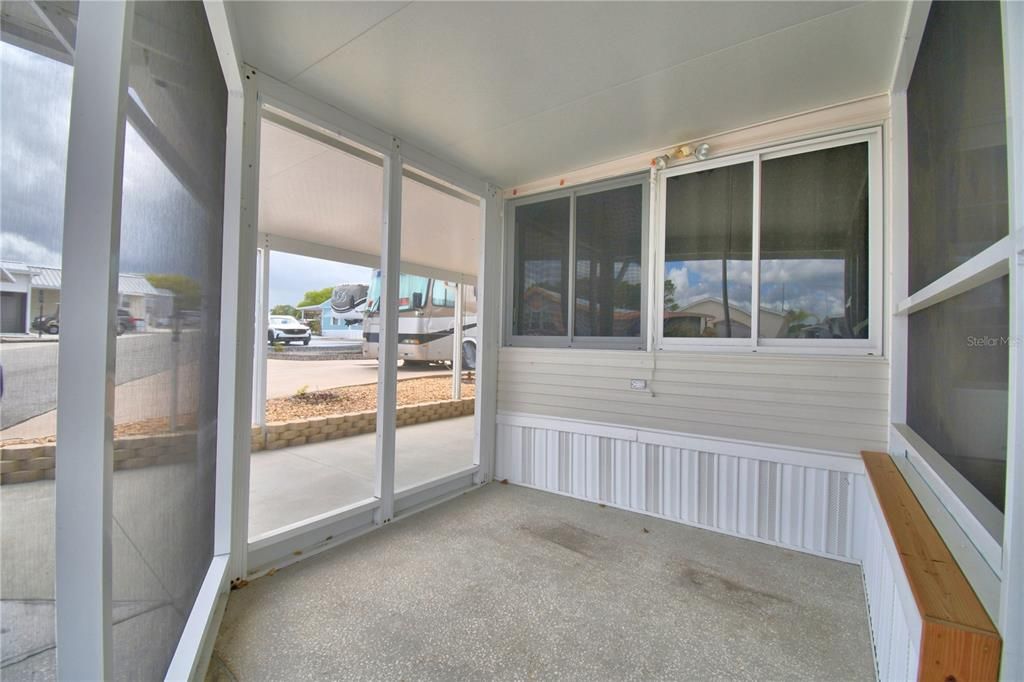 For Sale: $189,900 (2 beds, 2 baths, 900 Square Feet)