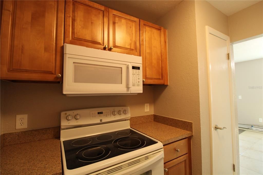 For Rent: $1,350 (1 beds, 1 baths, 644 Square Feet)