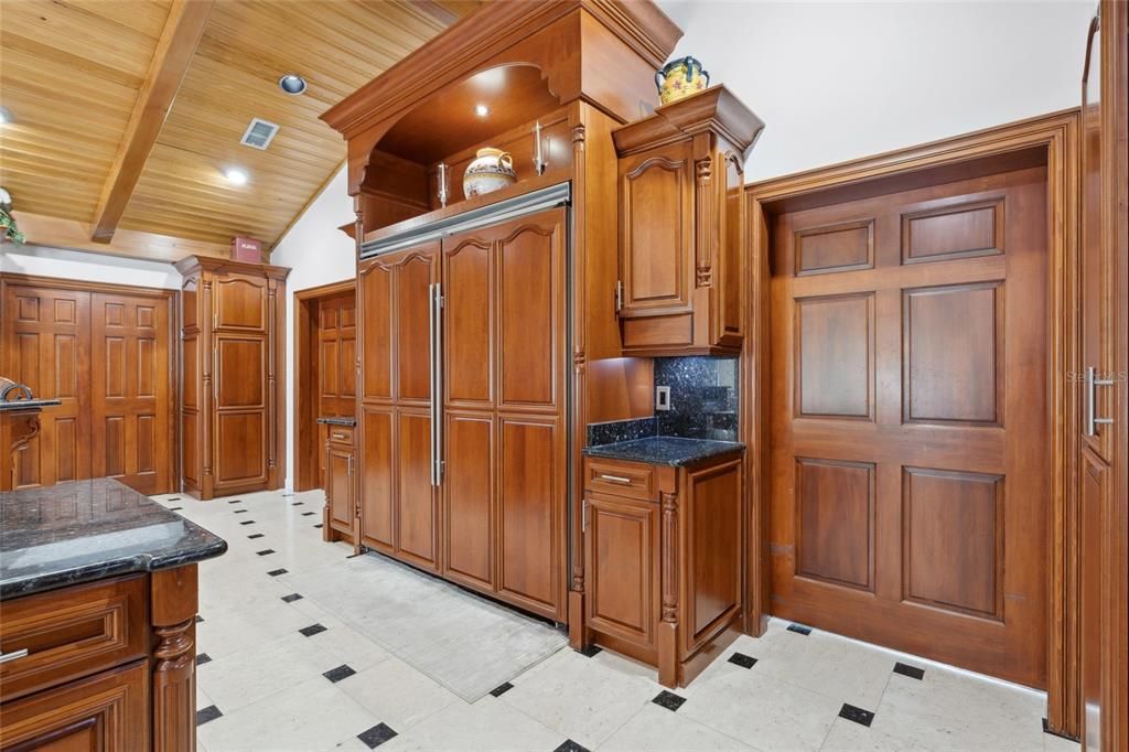 На продажу: $888,800 (3 спален, 5 ванн, 4800 Квадратных фут)