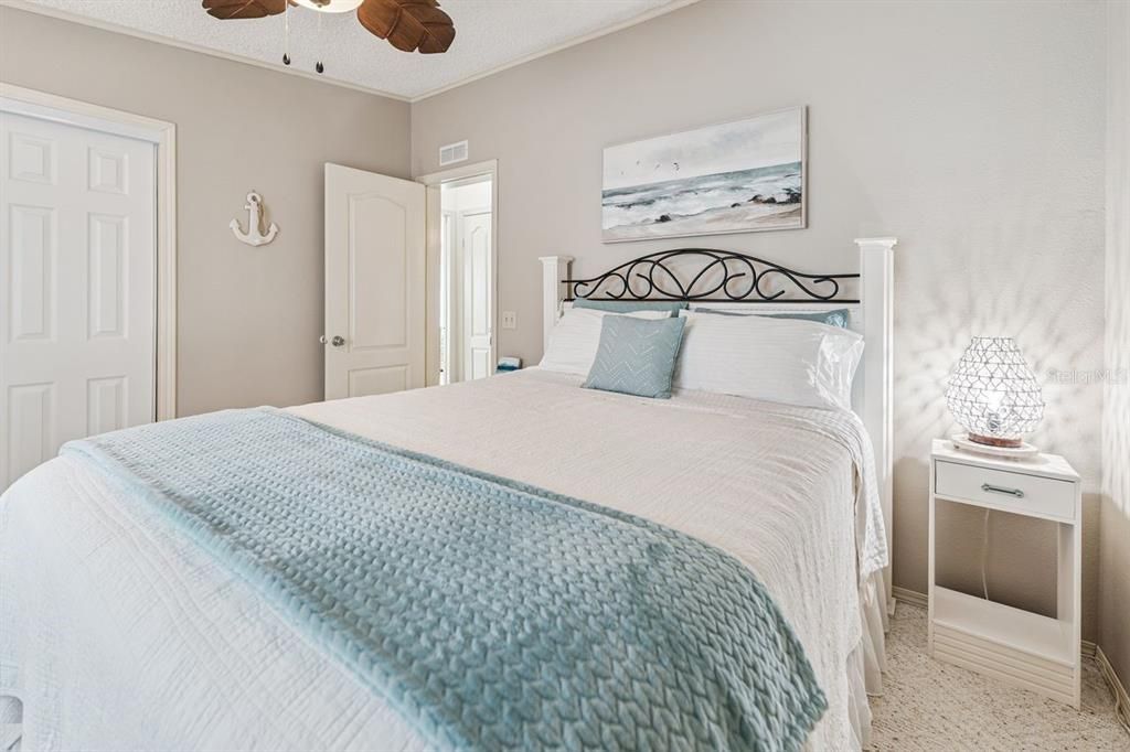 For Sale: $185,000 (2 beds, 2 baths, 1456 Square Feet)