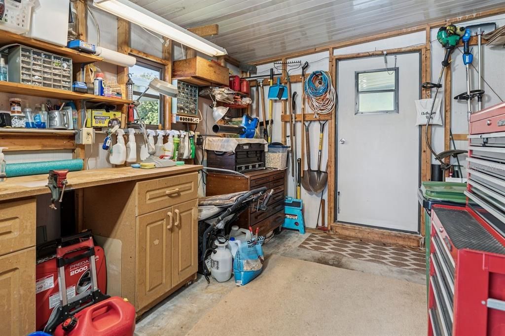 For Sale: $185,000 (2 beds, 2 baths, 1456 Square Feet)