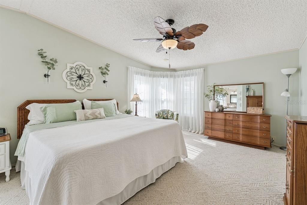 For Sale: $185,000 (2 beds, 2 baths, 1456 Square Feet)