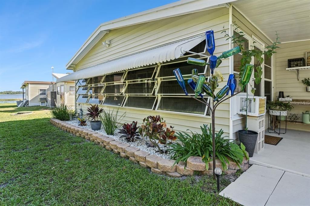 For Sale: $185,000 (2 beds, 2 baths, 1456 Square Feet)