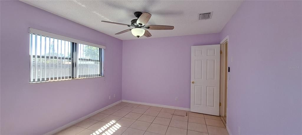 Activo con contrato: $285,000 (3 camas, 2 baños, 1218 Pies cuadrados)