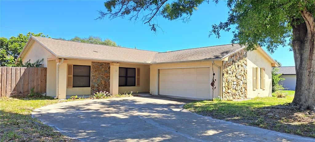 Activo con contrato: $285,000 (3 camas, 2 baños, 1218 Pies cuadrados)