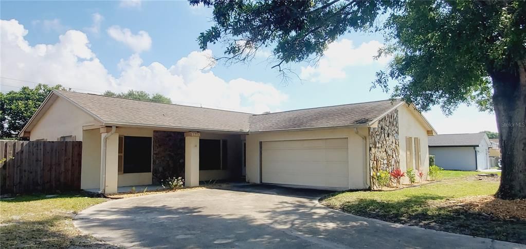 Activo con contrato: $285,000 (3 camas, 2 baños, 1218 Pies cuadrados)