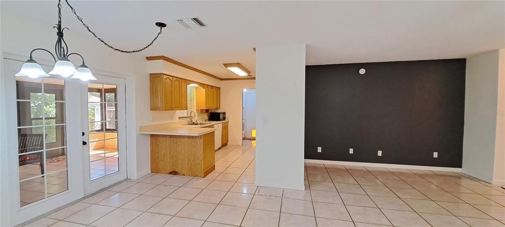 Activo con contrato: $285,000 (3 camas, 2 baños, 1218 Pies cuadrados)