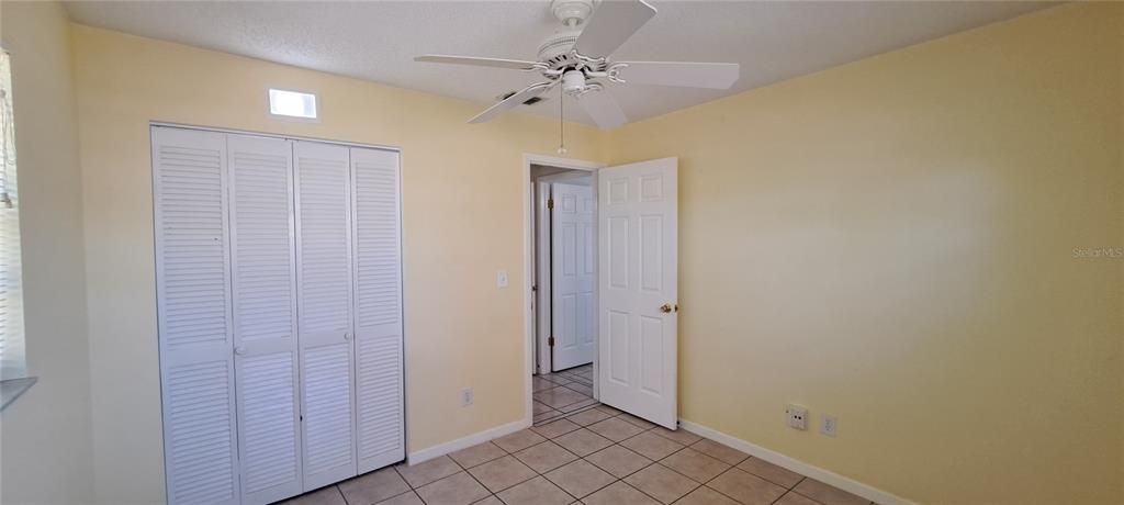 Activo con contrato: $285,000 (3 camas, 2 baños, 1218 Pies cuadrados)