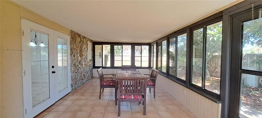 Activo con contrato: $285,000 (3 camas, 2 baños, 1218 Pies cuadrados)