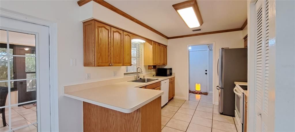 Activo con contrato: $285,000 (3 camas, 2 baños, 1218 Pies cuadrados)