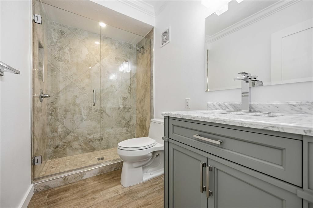 En Venta: $565,000 (2 camas, 2 baños, 882 Pies cuadrados)