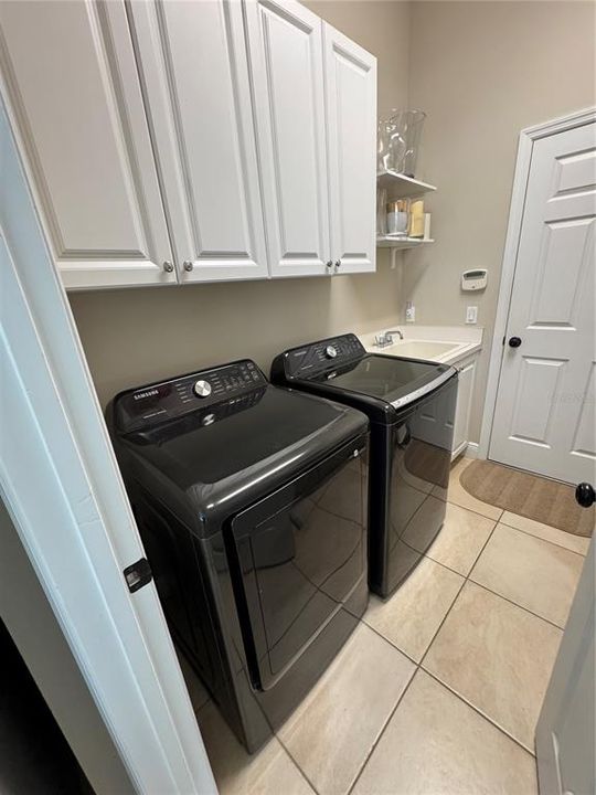 待售: $757,000 (4 贝兹, 3 浴室, 2548 平方英尺)