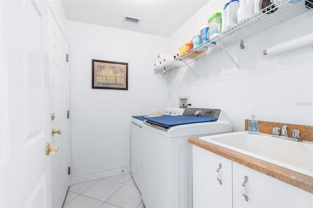 En Venta: $520,000 (3 camas, 2 baños, 2014 Pies cuadrados)