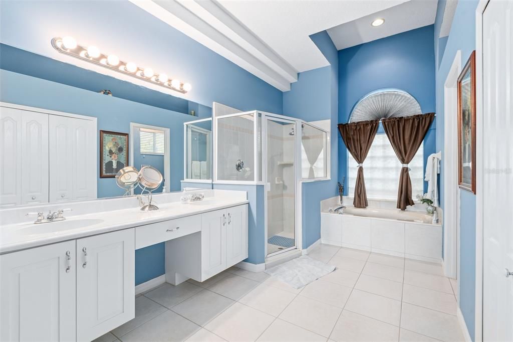 En Venta: $520,000 (3 camas, 2 baños, 2014 Pies cuadrados)