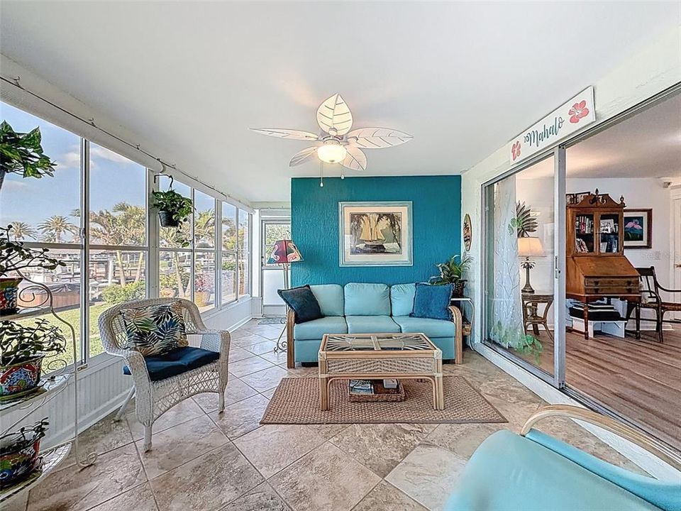 Active With Contract: $390,000 (2 beds, 2 baths, 1294 Square Feet)