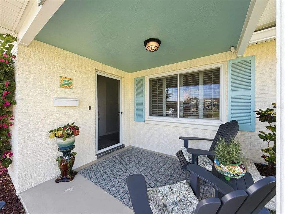 Active With Contract: $390,000 (2 beds, 2 baths, 1294 Square Feet)