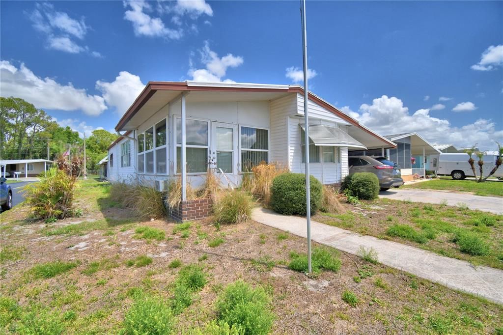 For Sale: $120,000 (2 beds, 2 baths, 1200 Square Feet)