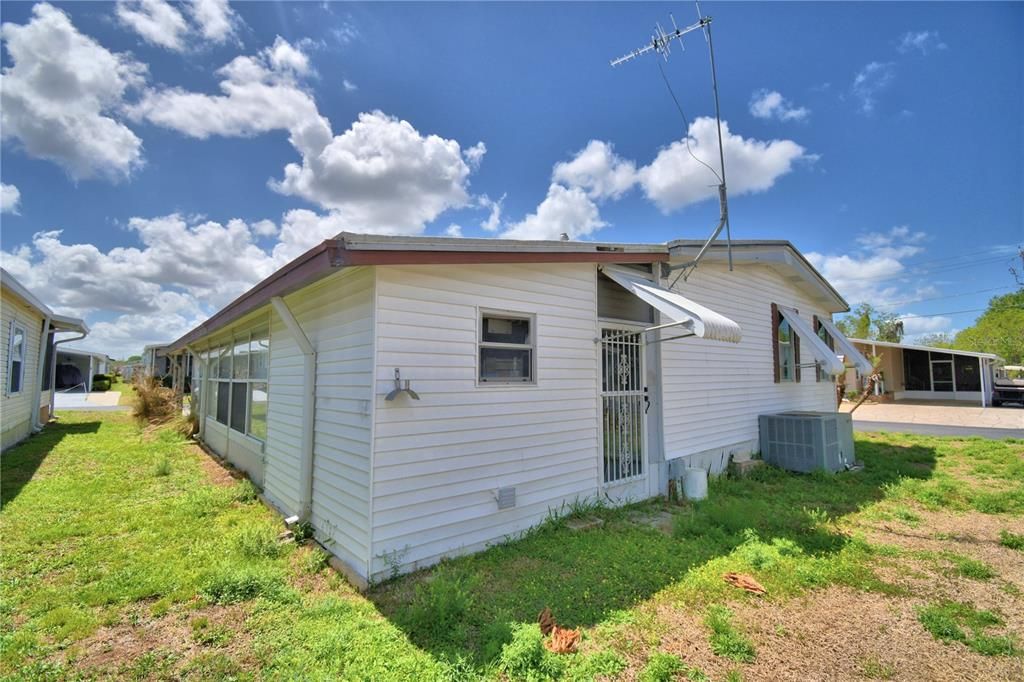 For Sale: $120,000 (2 beds, 2 baths, 1200 Square Feet)