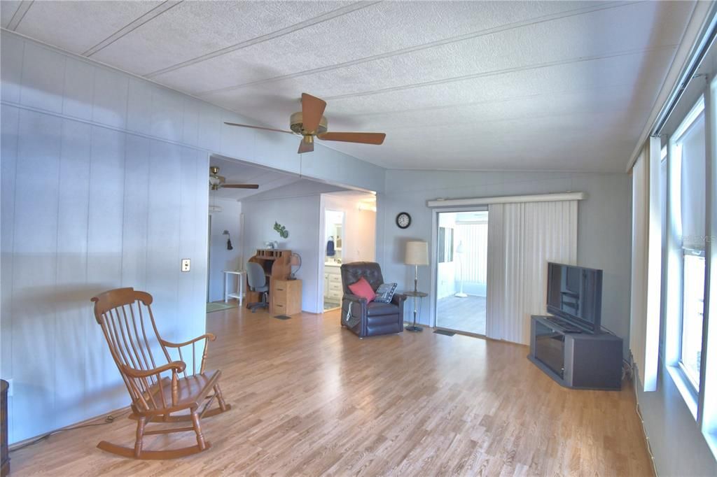 For Sale: $120,000 (2 beds, 2 baths, 1200 Square Feet)