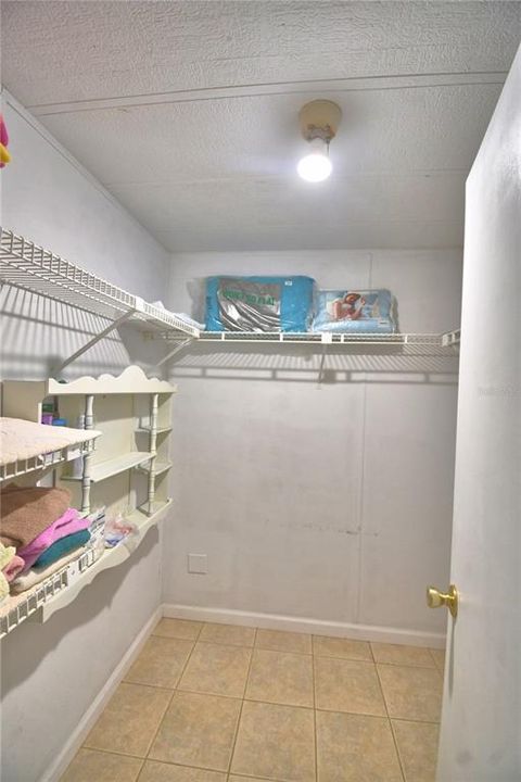 For Sale: $120,000 (2 beds, 2 baths, 1200 Square Feet)