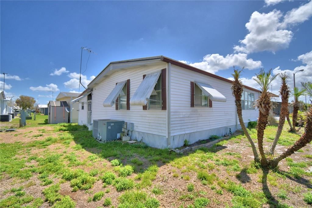 For Sale: $120,000 (2 beds, 2 baths, 1200 Square Feet)