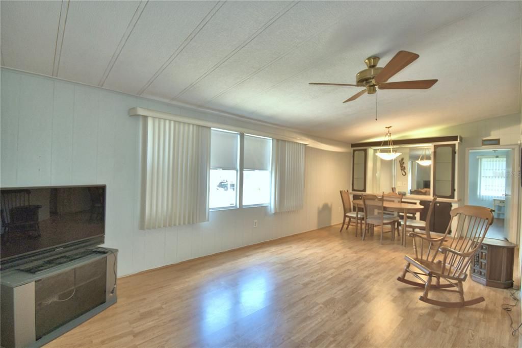 For Sale: $120,000 (2 beds, 2 baths, 1200 Square Feet)