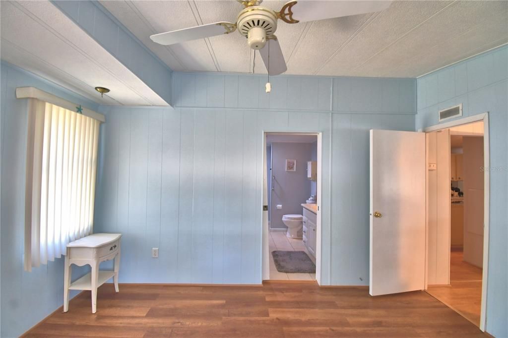 For Sale: $120,000 (2 beds, 2 baths, 1200 Square Feet)