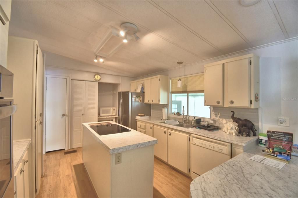 For Sale: $120,000 (2 beds, 2 baths, 1200 Square Feet)