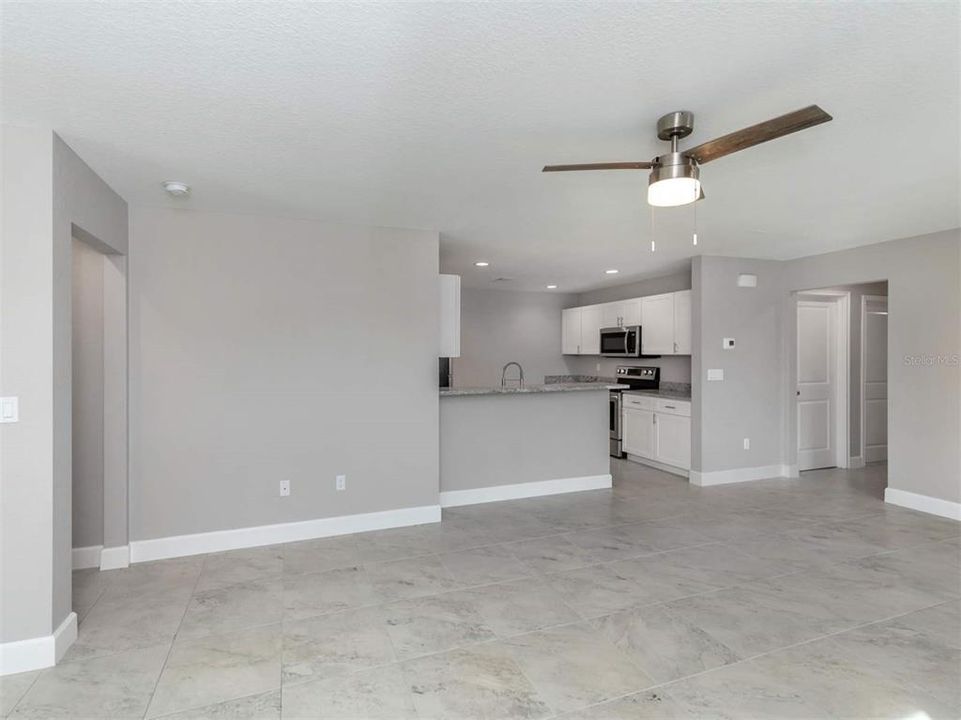 Activo con contrato: $449,000 (6 camas, 0 baños, 2526 Pies cuadrados)