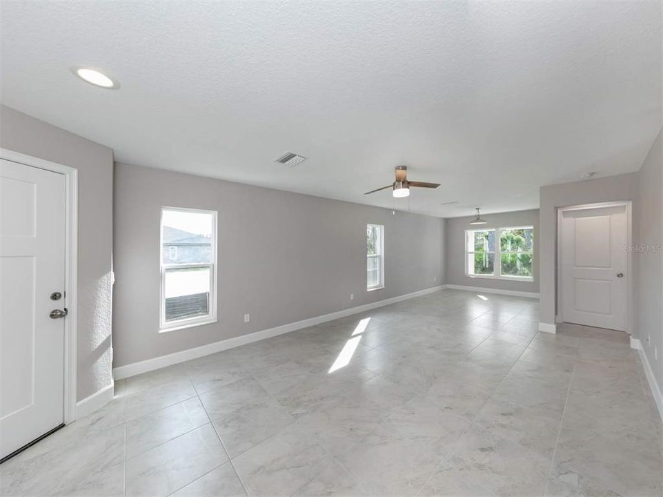 Activo con contrato: $449,000 (6 camas, 0 baños, 2526 Pies cuadrados)