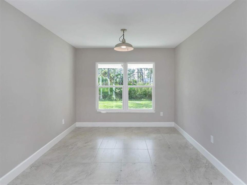 Activo con contrato: $449,000 (6 camas, 0 baños, 2526 Pies cuadrados)